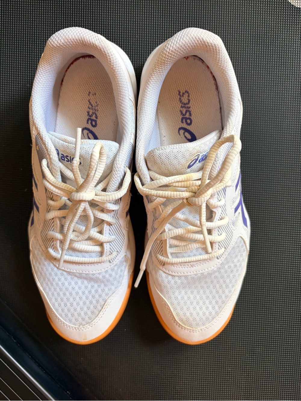 ASICS Women's Upcourt 5 in White/Blue Violet - Picture 8 of 11